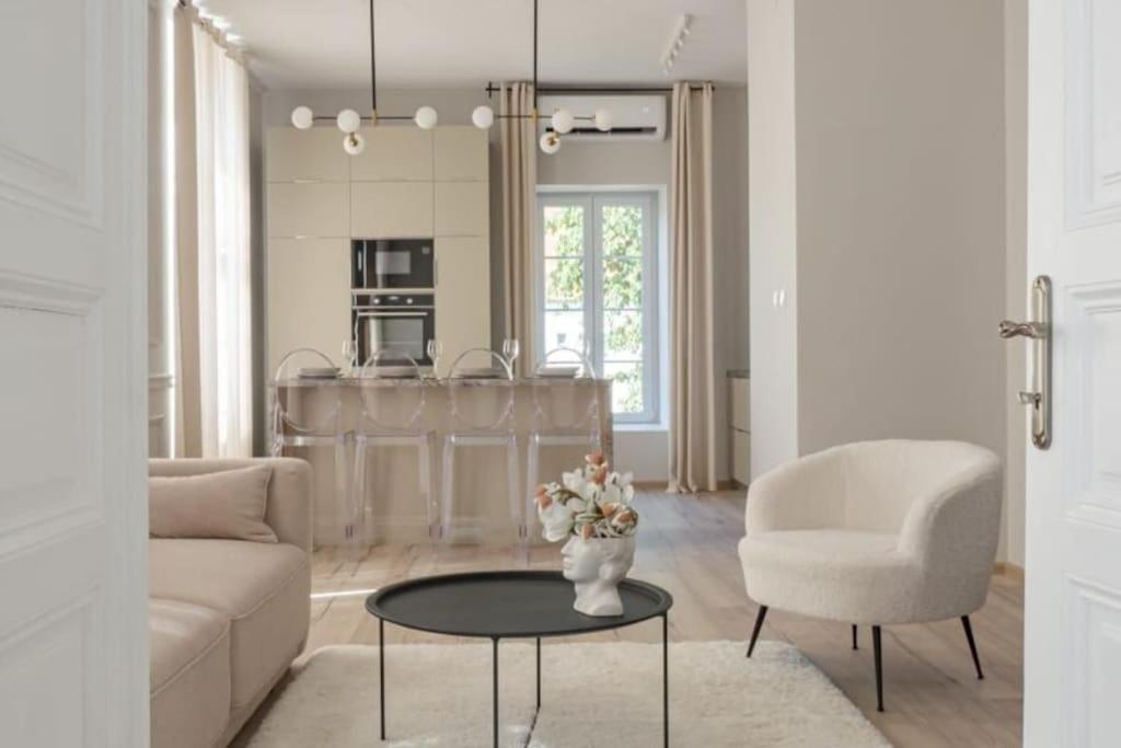 Central Park Apartments Bjelovar Buitenkant foto